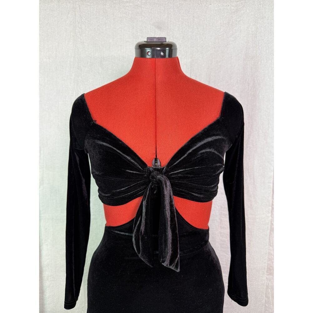 Fashion Nova Black Velvet Halter Mini Dress w/Open Back Size Small D081